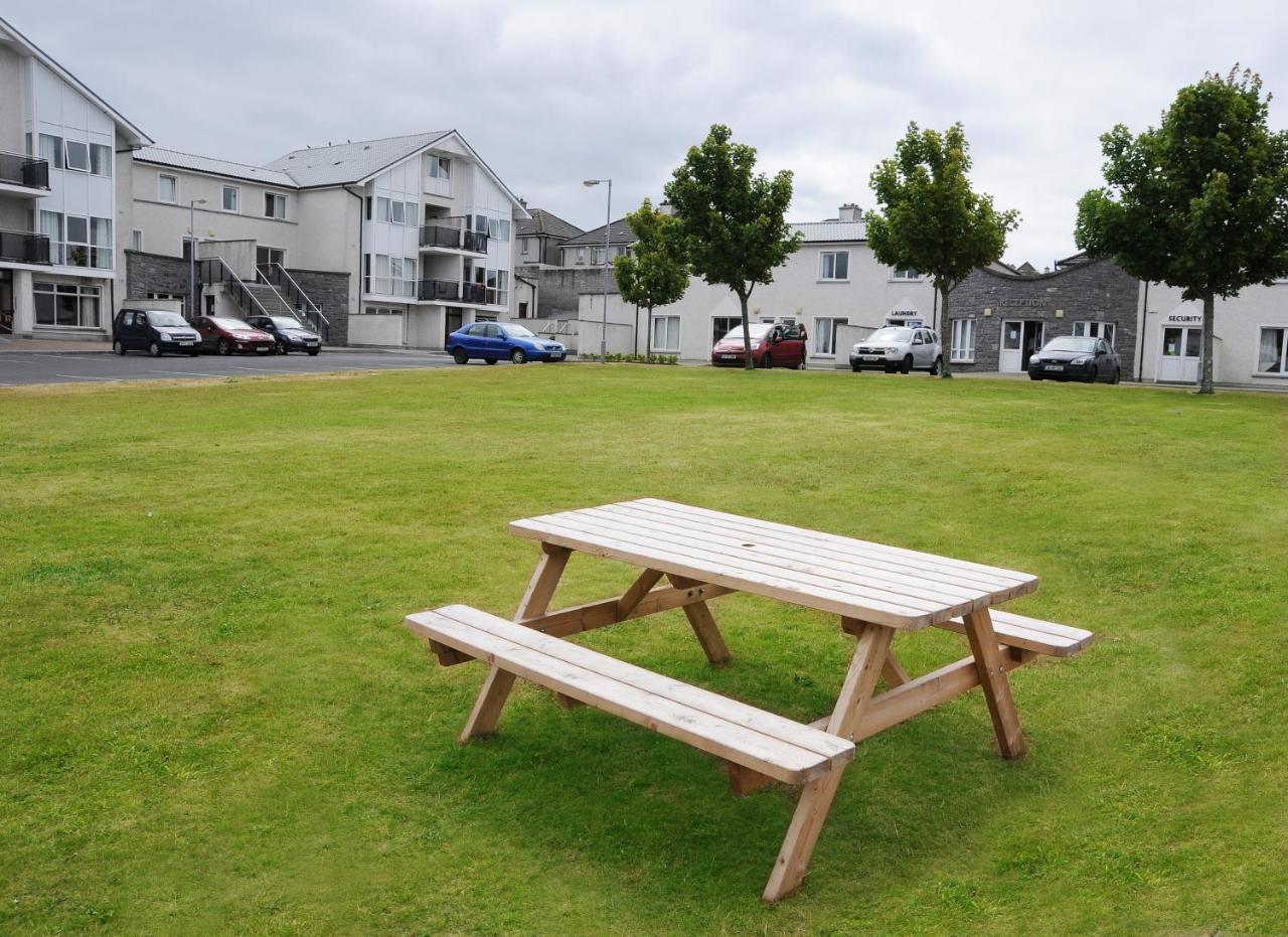 Dunaras Holiday Village Galway Bagian luar foto